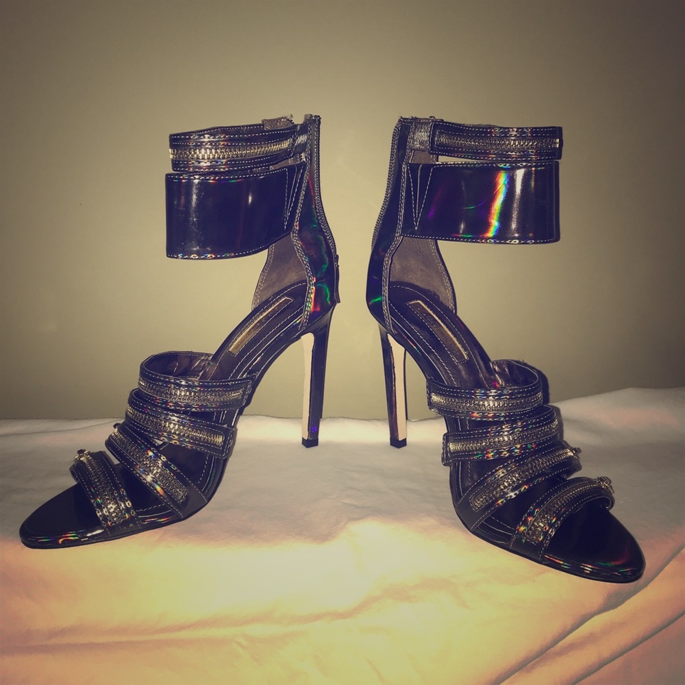 BCBG Iridescence shoe 7.5